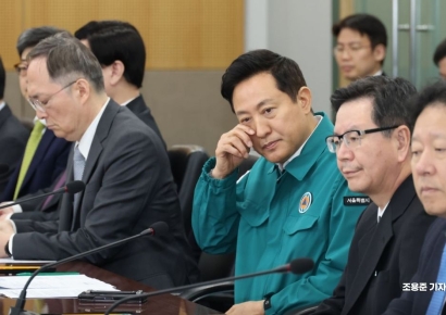 [포토] 무거운 표정의 오세훈 시장
