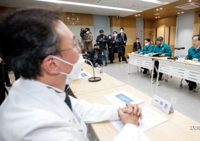 [포토] 국무총리, 2차 종합병원 의료진과 간담회