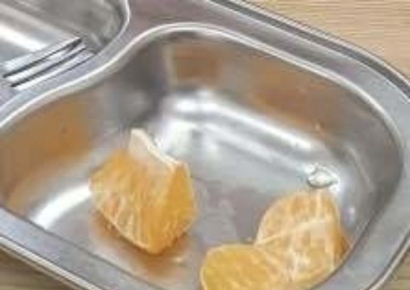 "어린이집 간식에 귤 두 알, 말이 되나요?" 학부모 사연, 진위 공방
