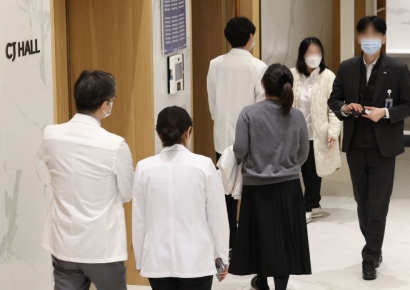 서울의대 교수협 "정부 사태해결 나서지 않으면 18일 사직서 제출"