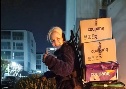 낮엔 남편 간호, 새벽엔 택배 일…25살 러시아 아내 분투기 '뭉클'