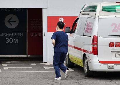 의대교수 집단사직 현실화되나… "전공의 사법조치·의대생 유급 막을 것"