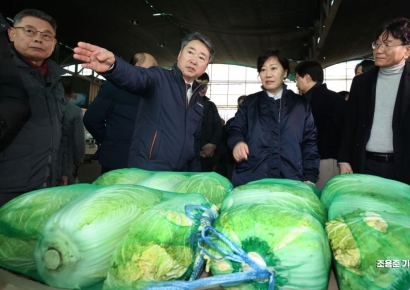 [포토] 배추값 점검하는 송미령 장관
