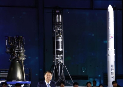 尹 "경남·전남·대전 우주산업 삼각 클러스터 구축…우주 강국으로"