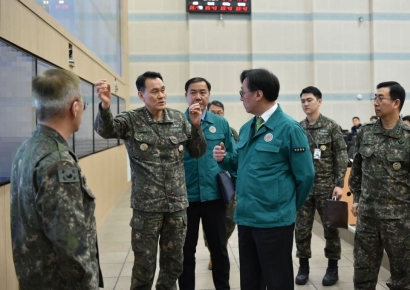 안보실장 "연합야외기동훈련, 한미 연합작전 한 단계 향상 시킬 것"
