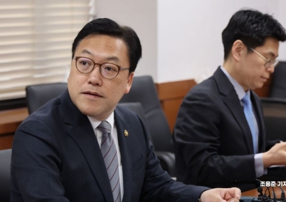 [포토] 고용동향 관련 발언하는 김병환 차관