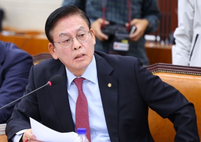 공천 취소된 정우택 "국민의힘, 재고해야…선거공작에 넘어가선 안 돼"