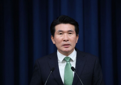 대통령실, '황상무 자진사퇴 가닥' 보도에 "사실과 달라"
