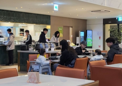 [르포]"밥도 뷰도 맛있어"…고급 리조트 안 부러운 '로열파크씨티'