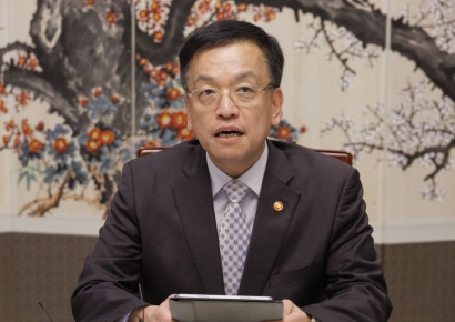 최상목 "주주환원기업 법인세 완화, 배당확대 주주 소득세↓"(상보)