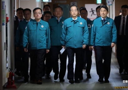 [포토] 의대정원 관련 담화 발표 향하는 한덕수 총리