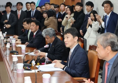 이복현 “부동산PF 플랜 4월 공개...하반기 정상화 시작”