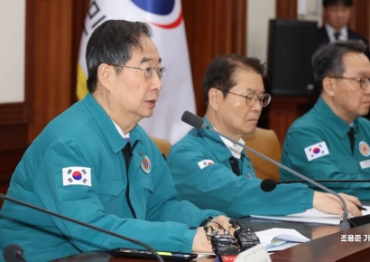 [포토] 한덕수 총리, 공보의 등 의료기관에 추가 파견