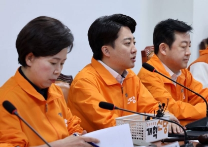 [포토] 이준석 "총선, 尹정부 견제 못한 민주당도 심판해 주길"