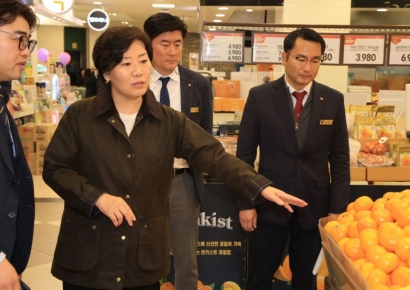 송미령 농식품 장관 "정부의 가격 안정대책에 중소형마트도 협조 절실"