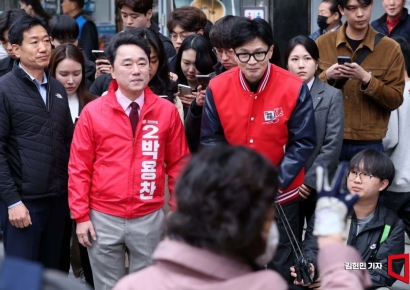 [포토] 한동훈, 영등포·성동구 등 서울 격전지 거리인사 지원