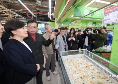 [포토] 물가 점검하는 최상목 부총리와 송미령 장관