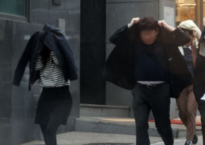 [포토] 갑자기 쏟아지는 봄비