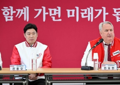 [포토] 국민의미래 첫 선대위 회의..."이재명·조국 심판해야"