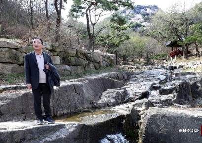[시시비비]'정통 관료'의 귀환, 책임의 무게를 다시 짊어지다