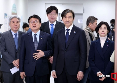 [포토] 조국 "한동훈 국회 세종시 이전 찬성…정식 예방하고 싶어"
