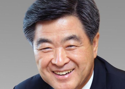 HD현대 회장이 직접 외국인 챙긴다…권오갑, 조선소 찾아 격려