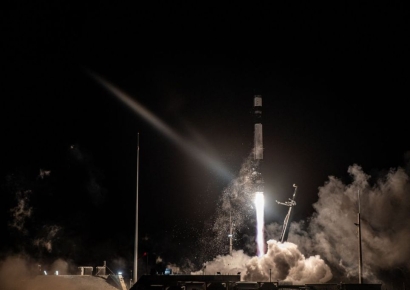 [과학을읽다]'나를 따르라' 국산 초소형 군집위성 1호기 다음달 발사 