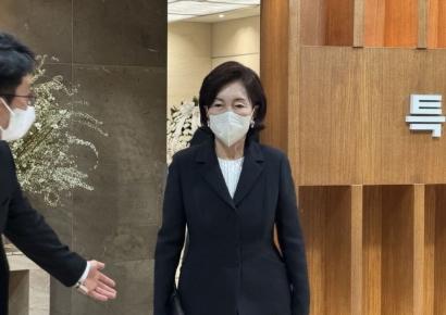 [포토] 조석래 마지막 길 배웅한 홍라희 여사