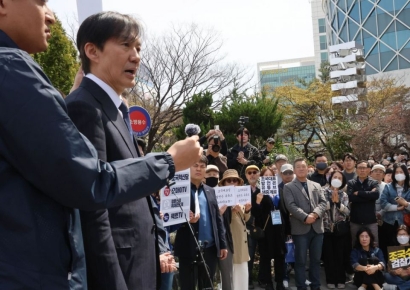 조국 "눈 떠보니 후진국 만든 한동훈…수사받을 준비 해야"