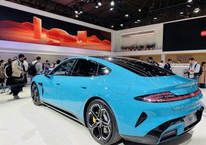 샤오미, 첫 전기차 출시…中 전기차 가격전쟁 불 지폈다