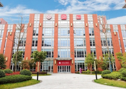 “여자는 몸 허락한 뒤엔 울어라”…中 명문대 강의 논란