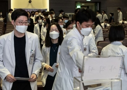 '빅5' 의대 교수 절반 이상 사직 안해… 사직서 내더라도 수리 때 까진 진료