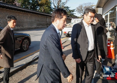 [포토] 은행장과 간담회 나선 김주현 금융위원장