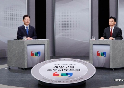 [포토] 인천 계양구을 후보자토론회 나선 이재명-원희룡