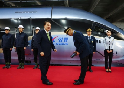 KTX 개통 20주년…차세대 고속열차 'KTX-청룡' 5월 투입