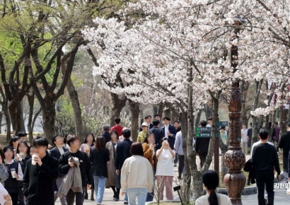 [포토] 완연한 봄 만끽하는 시민들