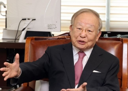 [만보정담]여든 넘은 회장님의 건강 비결…"빨리 많이 걷습니다"