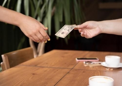 알바생 팁 가져간 사장, 논란 커지자 "팁 소유권은 주인에 있다"