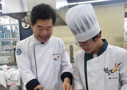 '가짜 스승' 논란 커지자…이연복 "게시글 삭제…많은 협조에 감사"