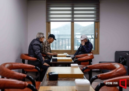 고령친화산업 85조인데 실버주택 규모는 고작 2400억…"분양 허용해야"[문열리는실버주택]