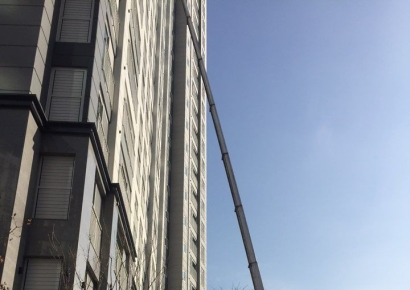 사다리차에서 이삿짐 떨어트린 이사업체…"항의하니 사과없이 가버렸어요"