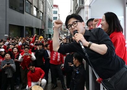 한동훈 "이재명, 일베 출신…제주 아픔 정치적으로 이용"