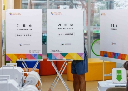 선관위 "직원 투표지 투입 영상…전혀 사실 아니다"