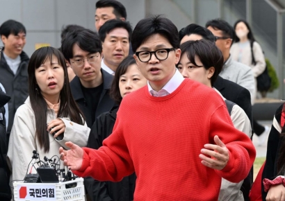 '성상납' 겨냥한 韓, '입틀막' 꼬집은 李…여야 사전투표 셈법