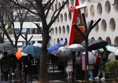 인기 햄버거집, 요즘도 지루하게 줄 서나요? 시간을 잘 써야죠 [청춘보고서]