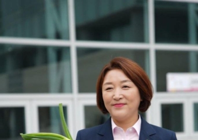 ‘대파’ 들고 투표소 간 野 후보들…선관위 “안돼”