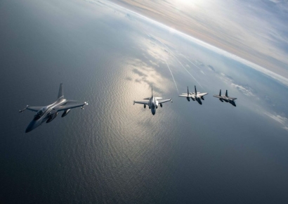 美·日·호주·필리핀, 中에 맞서 남중국해 합동훈련 