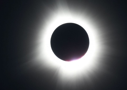 [과학을읽다]아이슈타인 이론도 입증한 개기일식