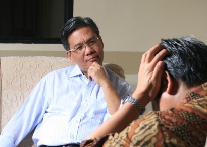 회사마다 꼭 있다는 '애매하게 말하는 선배'…독일까 득일까