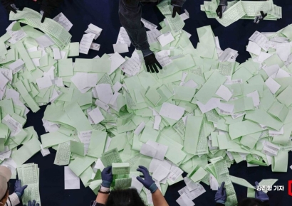 [포토] 22대 총선 개표 시작 '결과는?'